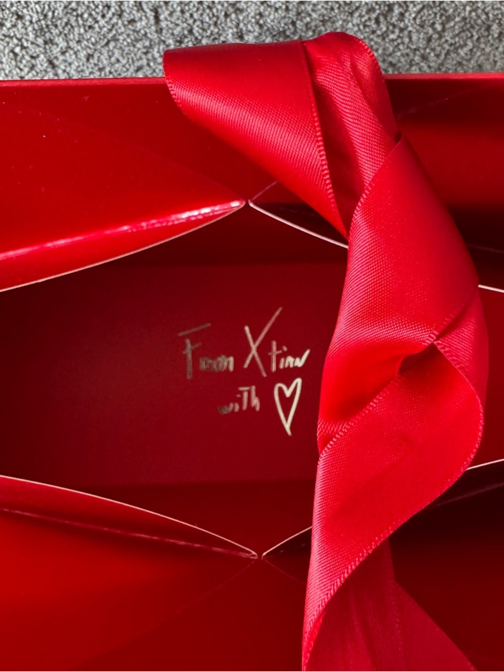 Christian Louboutin Gift Set: Charm, Mini Lavande Fetiche Perfume, Gift Box - Picture 7 of 9